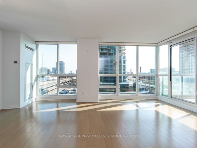 1109 - 16 Yonge St