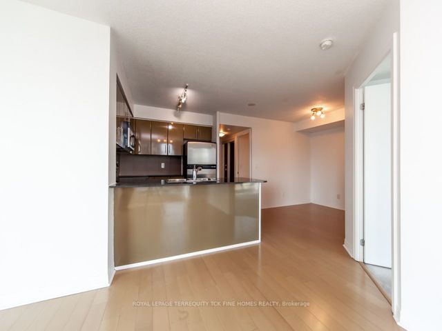 1109 - 16 Yonge St