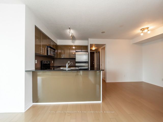1109 - 16 Yonge St