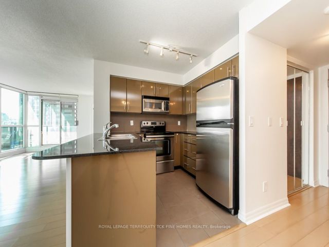 1109 - 16 Yonge St