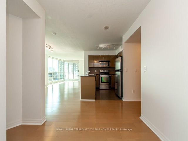 1109 - 16 Yonge St