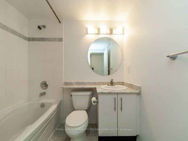 1109 - 16 Yonge St