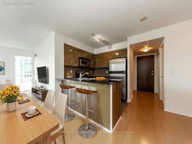 1109 - 16 Yonge St