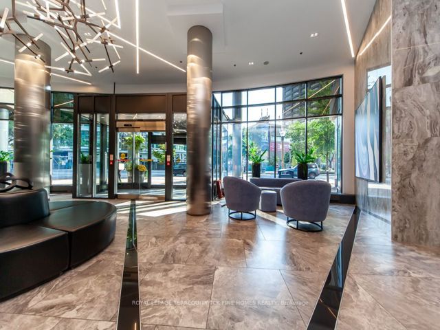1109 - 16 Yonge St
