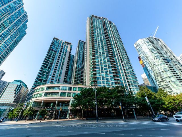 1109 - 16 Yonge St