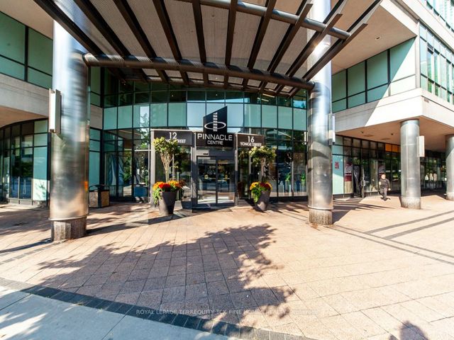 1109 - 16 Yonge St