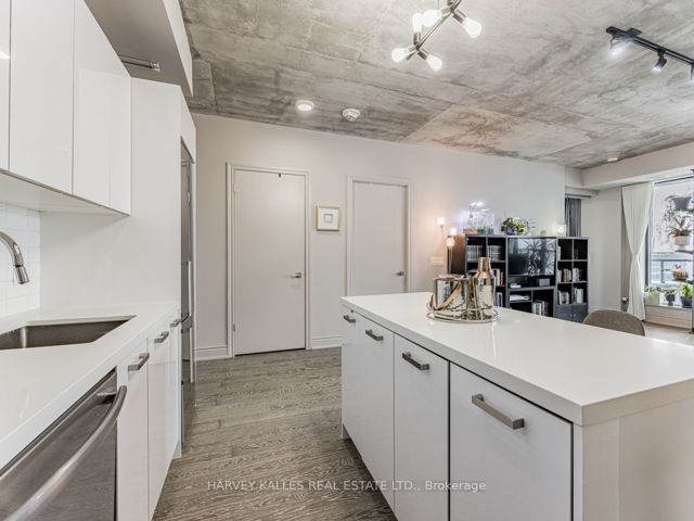 816 - 608 Richmond St W