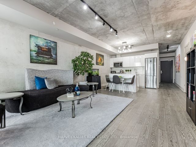 816 - 608 Richmond St W