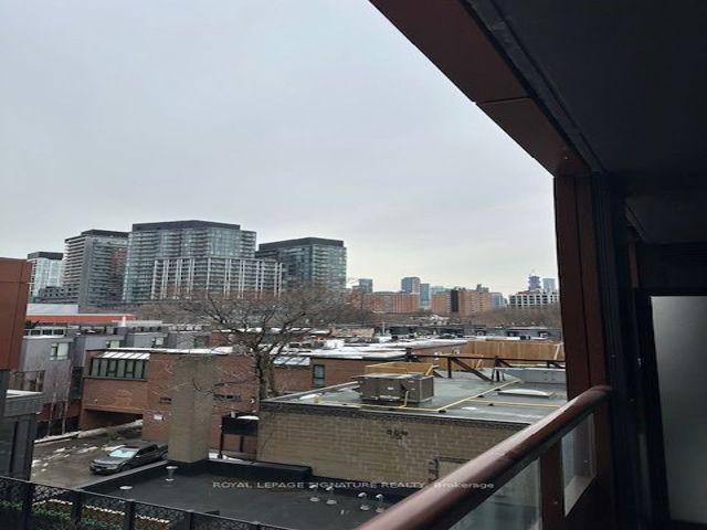 406 - 28 Eastern Ave