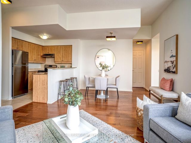 601 - 451 Rosewell Ave