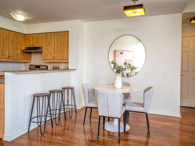 601 - 451 Rosewell Ave