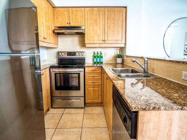 601 - 451 Rosewell Ave