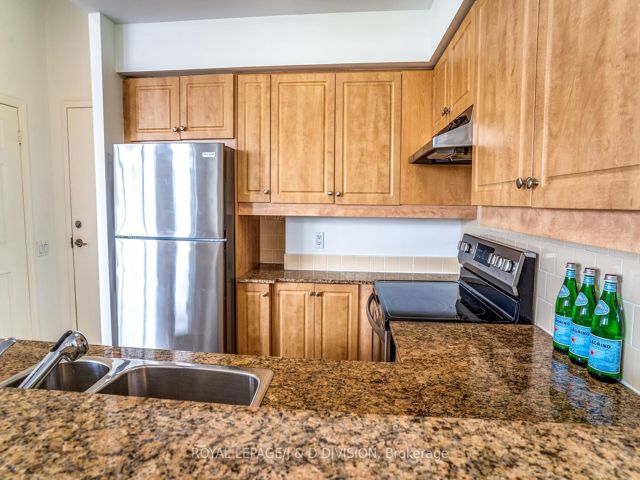601 - 451 Rosewell Ave