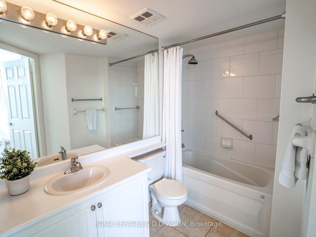 601 - 451 Rosewell Ave
