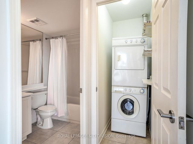 601 - 451 Rosewell Ave