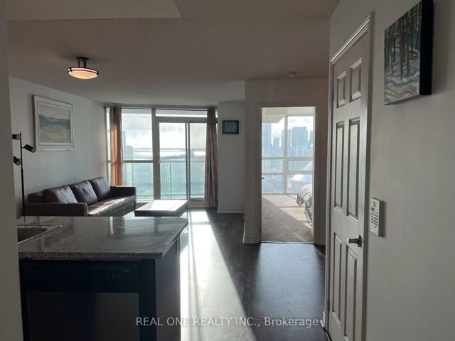 3612 - 19 Grand Trunk Cres