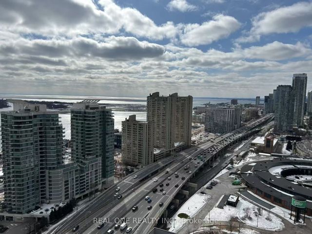 3612 - 19 Grand Trunk Cres