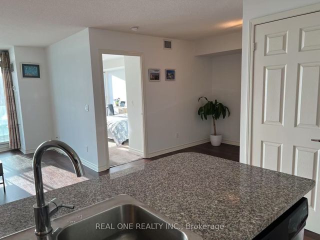 3612 - 19 Grand Trunk Cres