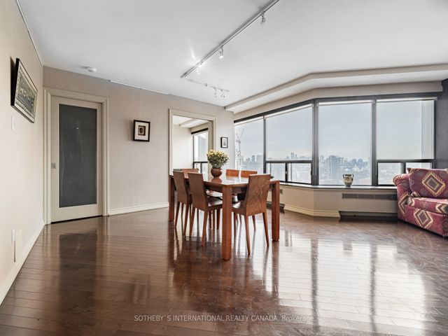1711 - 175 Cumberland St