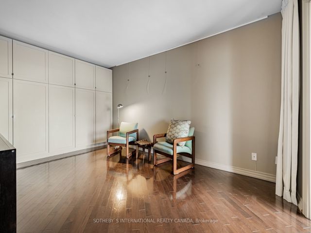 1711 - 175 Cumberland St