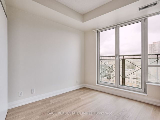 906 - 20 Scrivener Sq