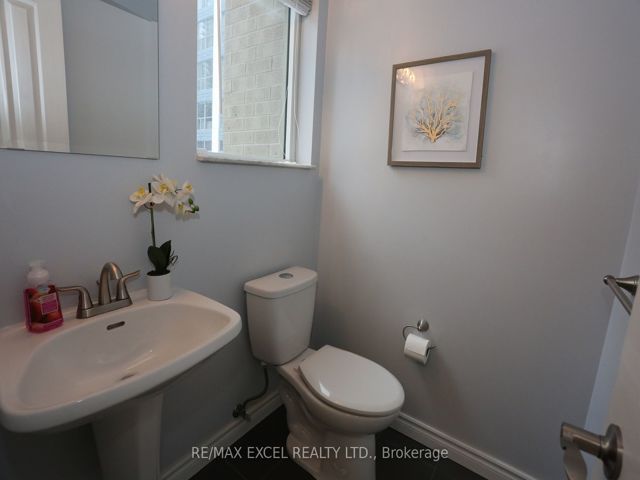 114 - 38 Hollywood Ave