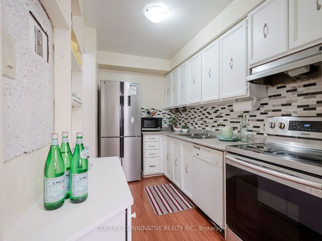 143 - 42 Elsa Vine Way