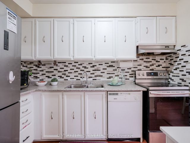 143 - 42 Elsa Vine Way