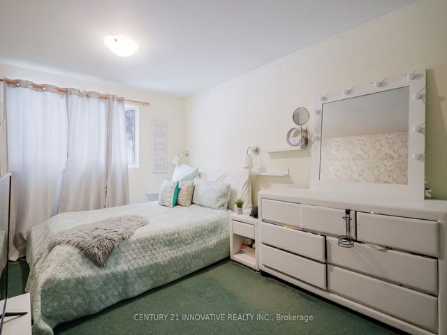 143 - 42 Elsa Vine Way
