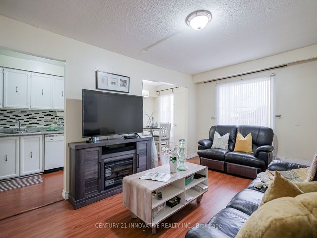 143 - 42 Elsa Vine Way