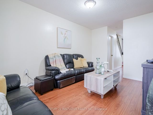 143 - 42 Elsa Vine Way
