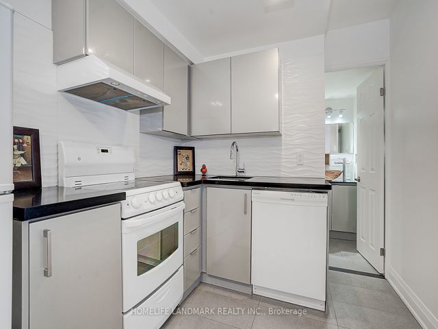 701 - 55 Centre Ave
