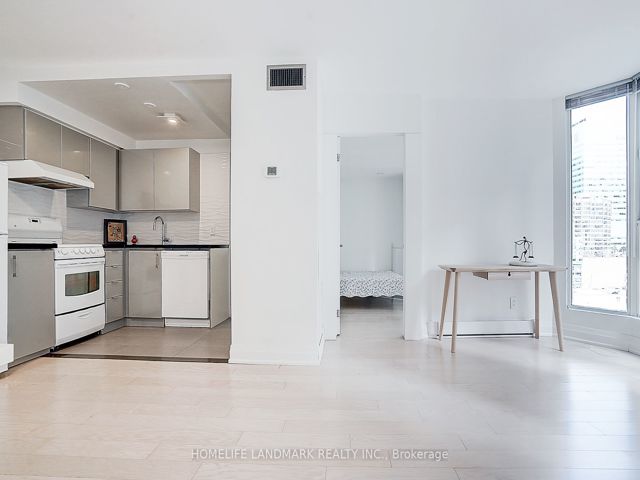 701 - 55 Centre Ave