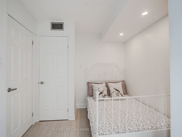 701 - 55 Centre Ave