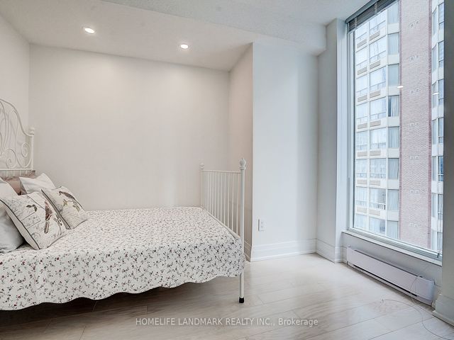 701 - 55 Centre Ave