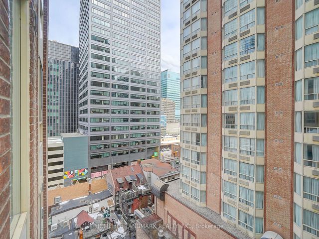 701 - 55 Centre Ave