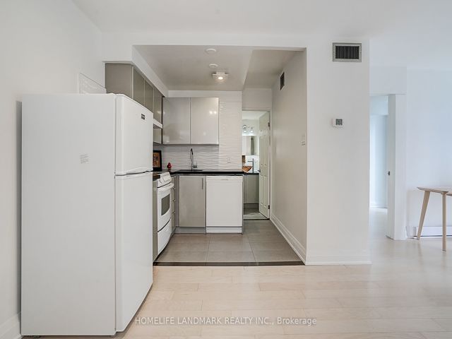 701 - 55 Centre Ave
