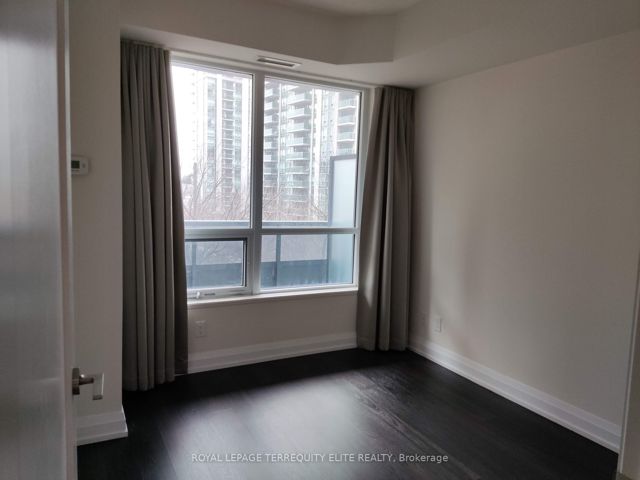 307 - 2 Anndale Dr