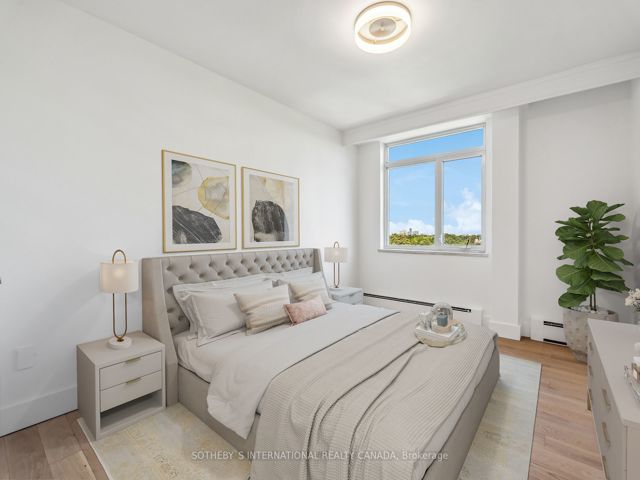 1005 - 581 Avenue Rd