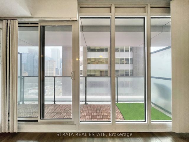 2507 - 426 University Ave