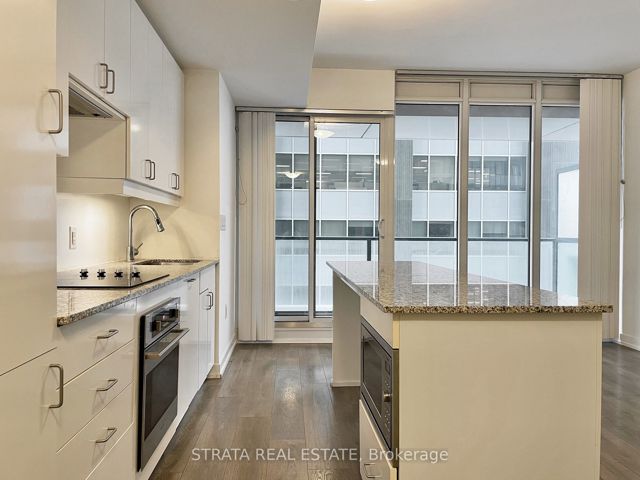 2507 - 426 University Ave