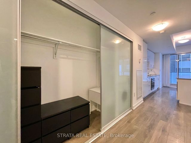 2507 - 426 University Ave