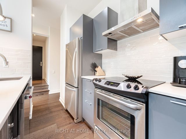 106 - 650 King St W