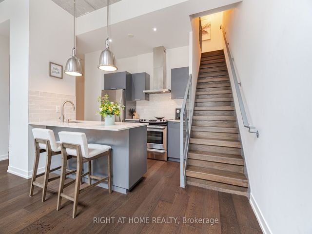 106 - 650 King St W