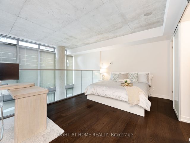 106 - 650 King St W
