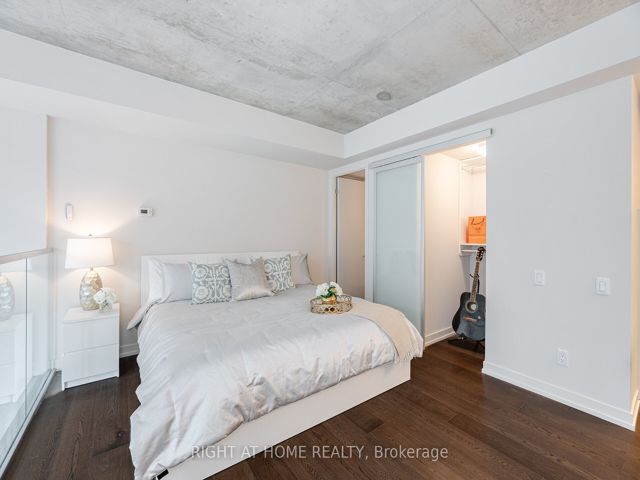 106 - 650 King St W