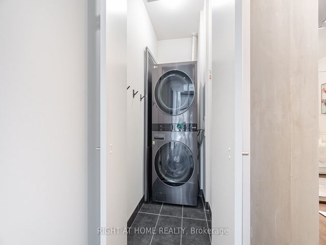 106 - 650 King St W