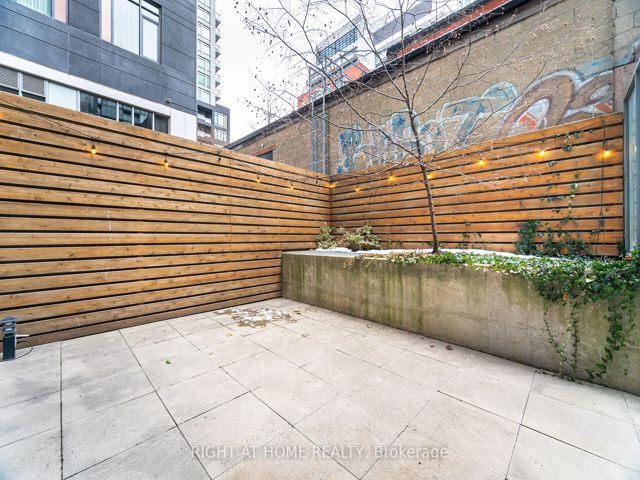 106 - 650 King St W