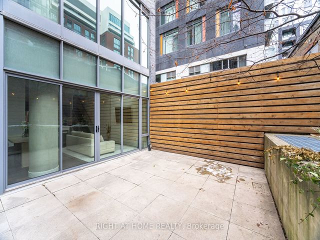 106 - 650 King St W