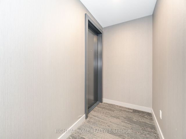 106 - 650 King St W